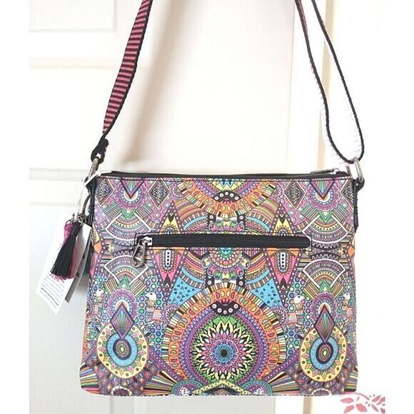New! SAKROOTS Artist Circle Double Zipper Crossbody Bag With Llama Keychain - Picture 7 of 7